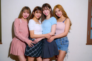 【kure026】りお＆ひなた＆かりん＆ゆい